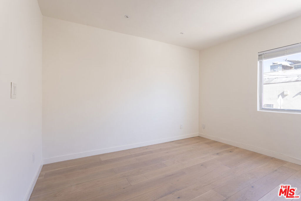 1313 Ocean Front Walk - Photo 4