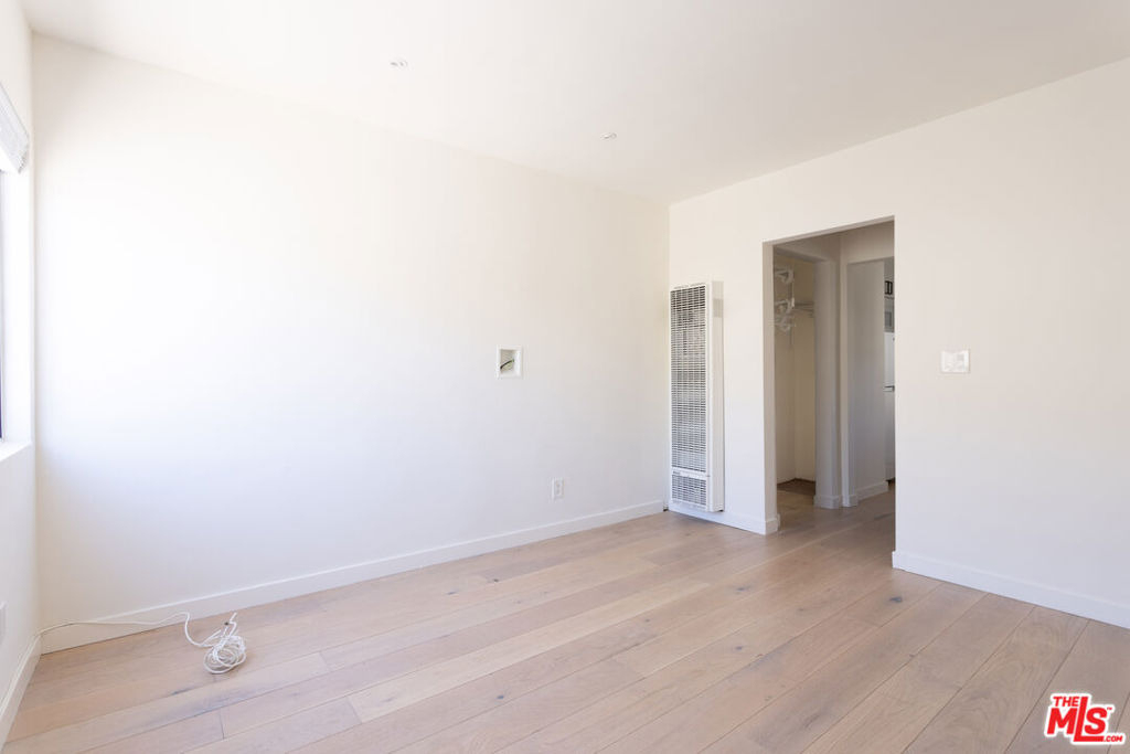 1313 Ocean Front Walk - Photo 3