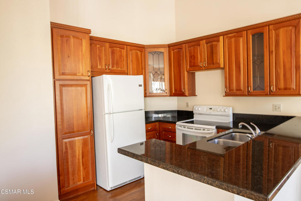 2486 Pleasant Way - Photo 5