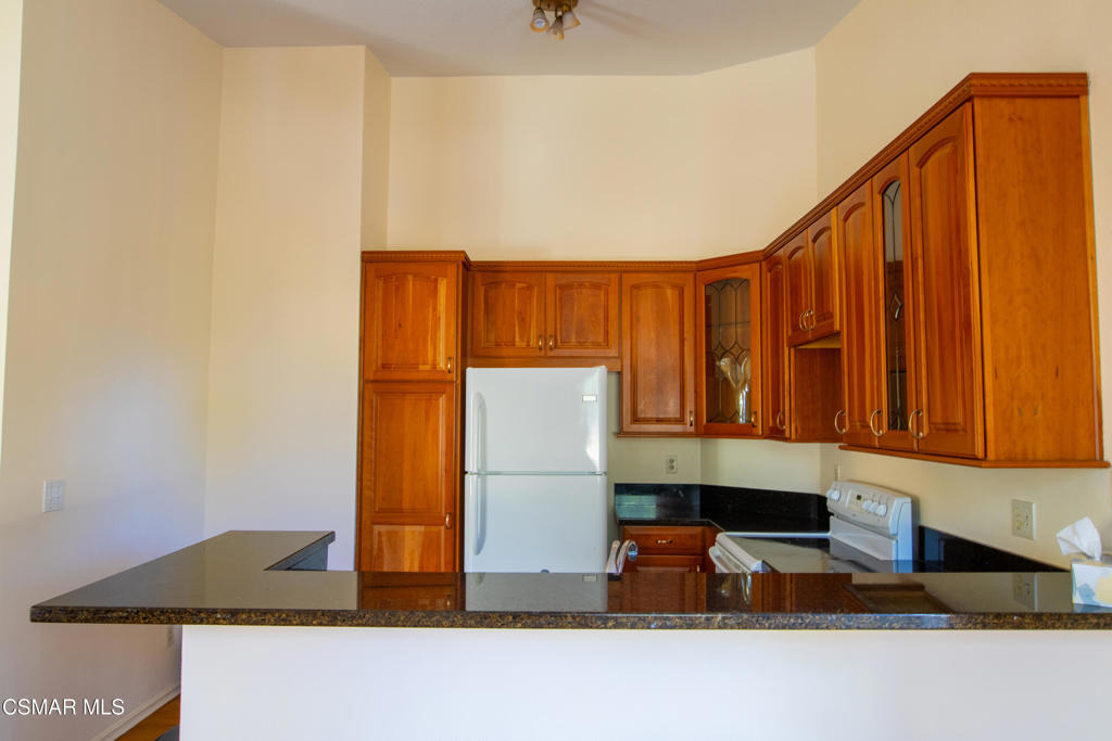 2486 Pleasant Way - Photo 6