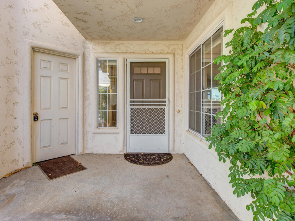 709 Vista Lago Circle N - Photo 2