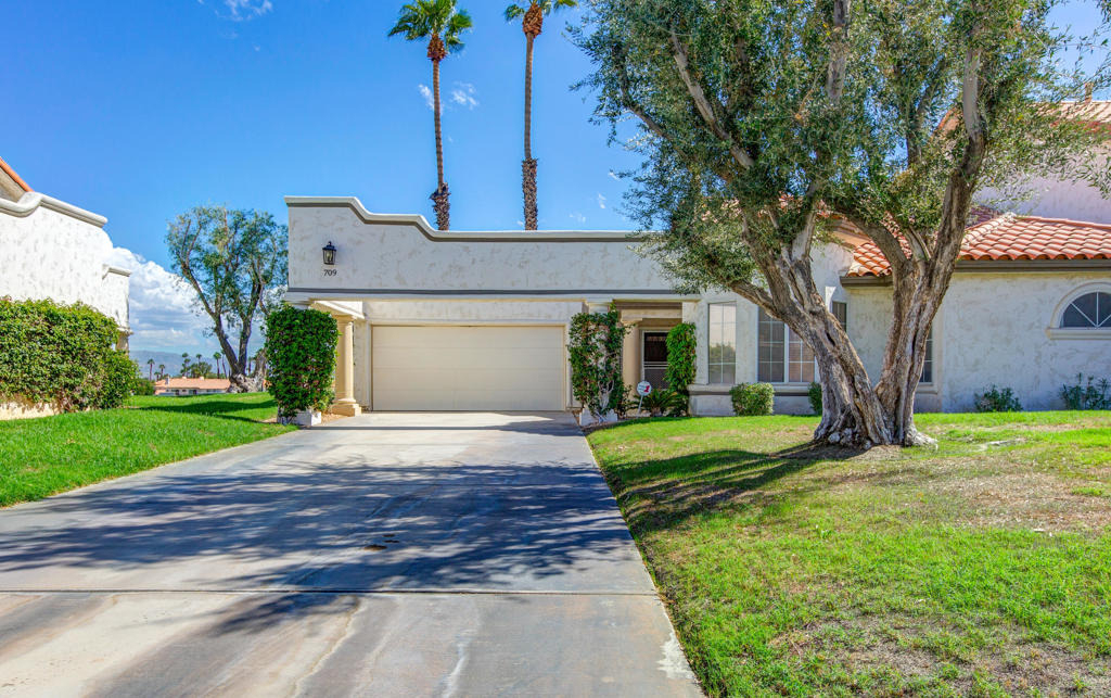 709 Vista Lago Circle N - Photo 1