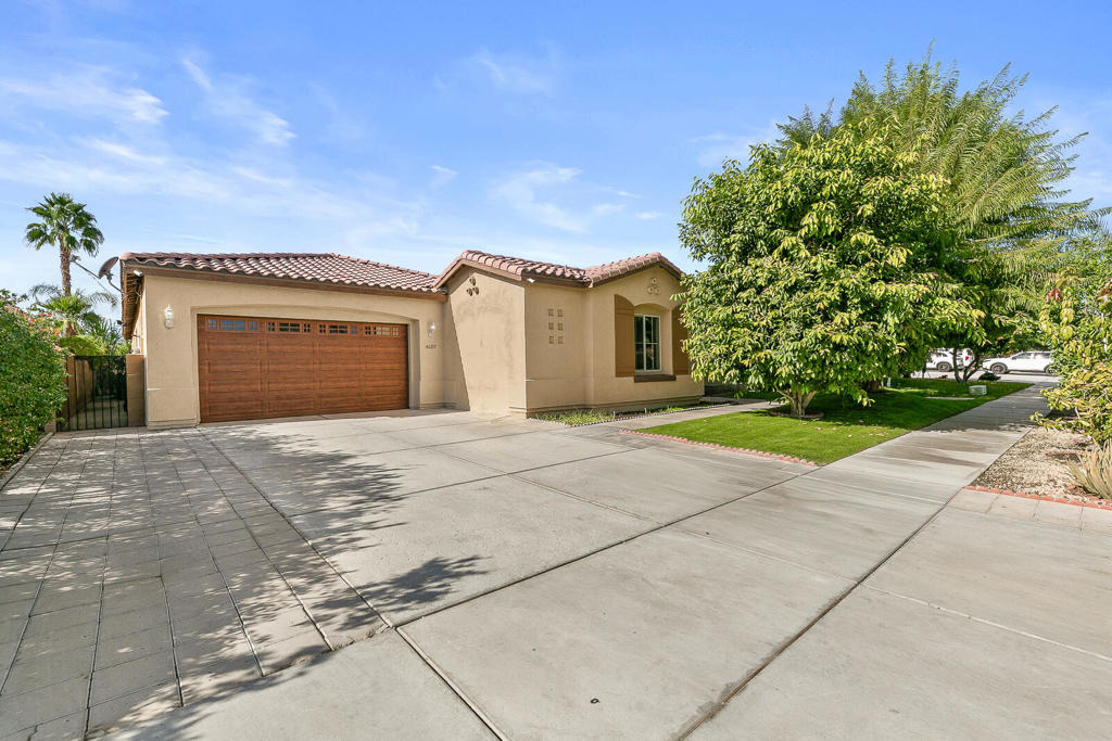 46211 Roadrunner Lane - Photo 0