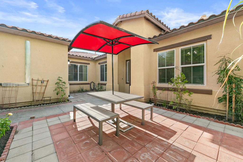 46211 Roadrunner Lane - Photo 2