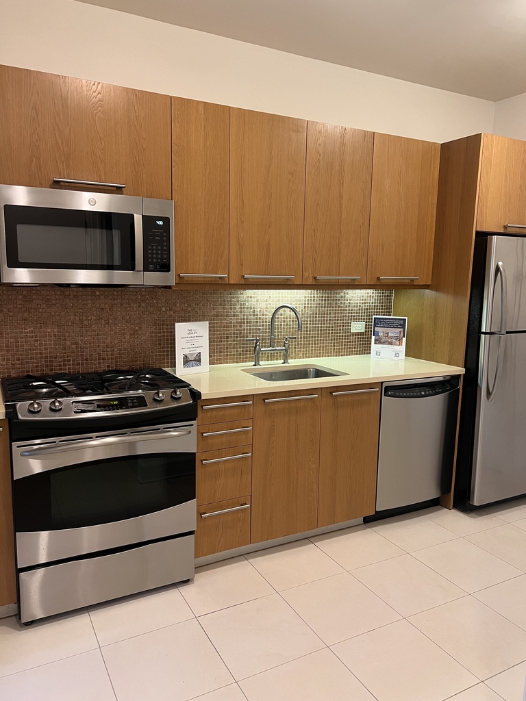 400 West 63rd Street - Photo 10