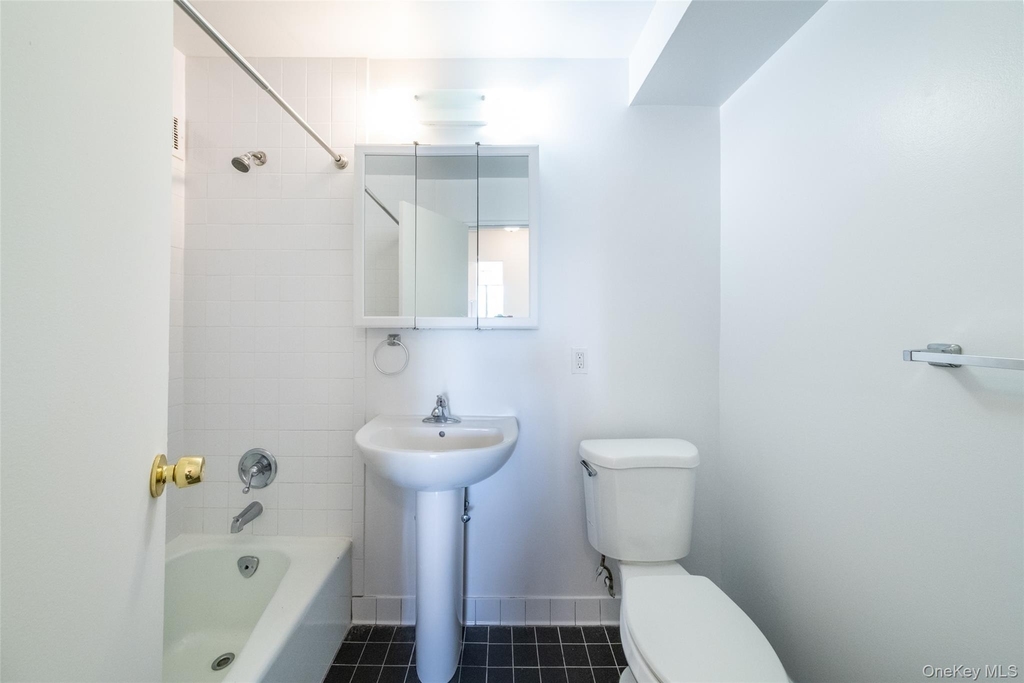 7 Lake Street - Photo 16