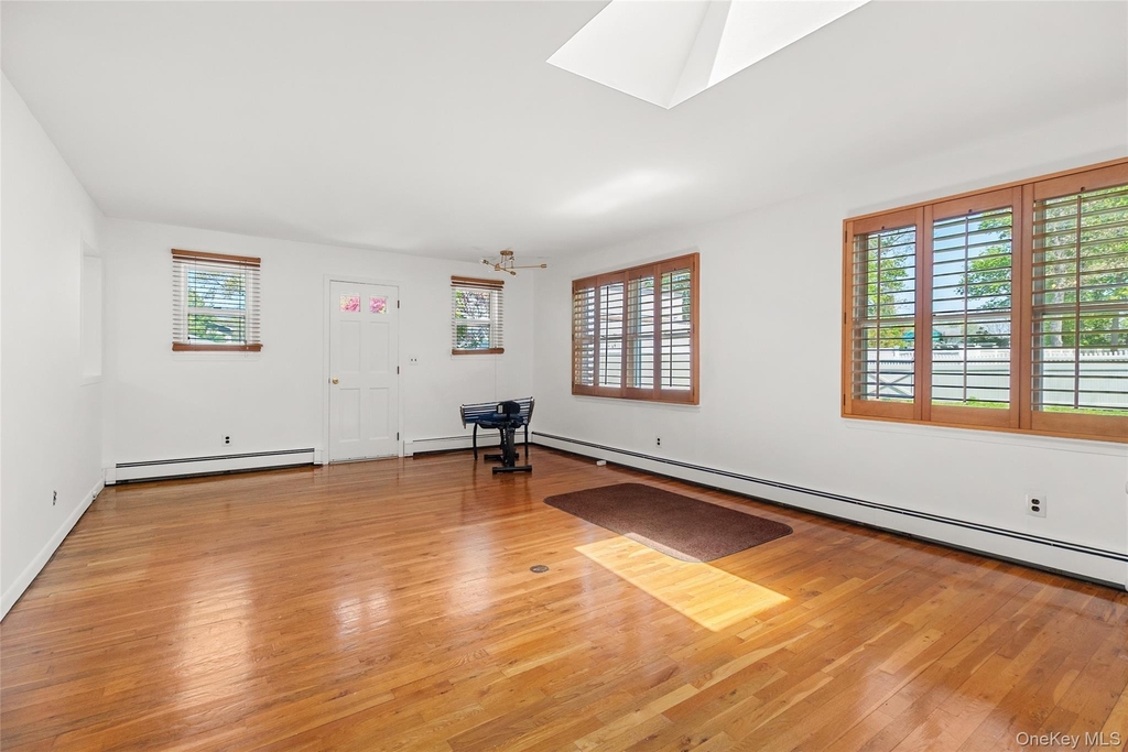 217 Greeley Avenue - Photo 6