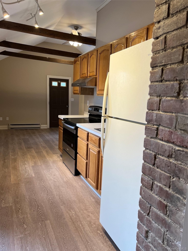 6 Main Street - Photo 12
