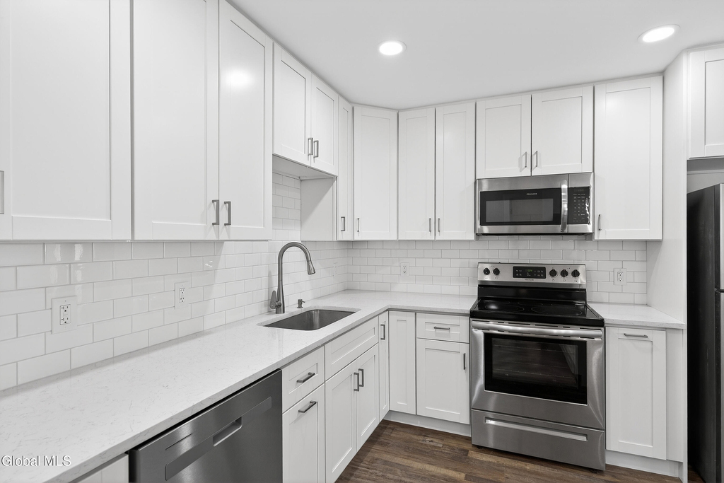 6 Arrow Street - Photo 10