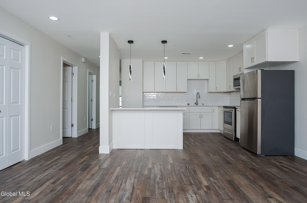 6 Arrow Street - Photo 2