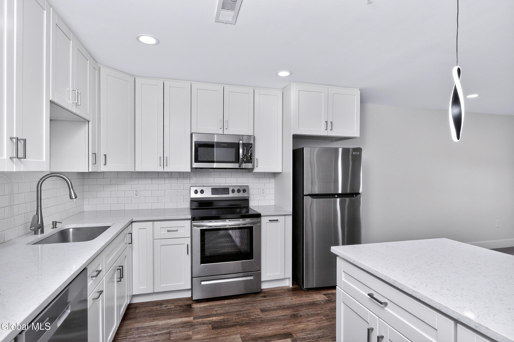 6 Arrow Street - Photo 6