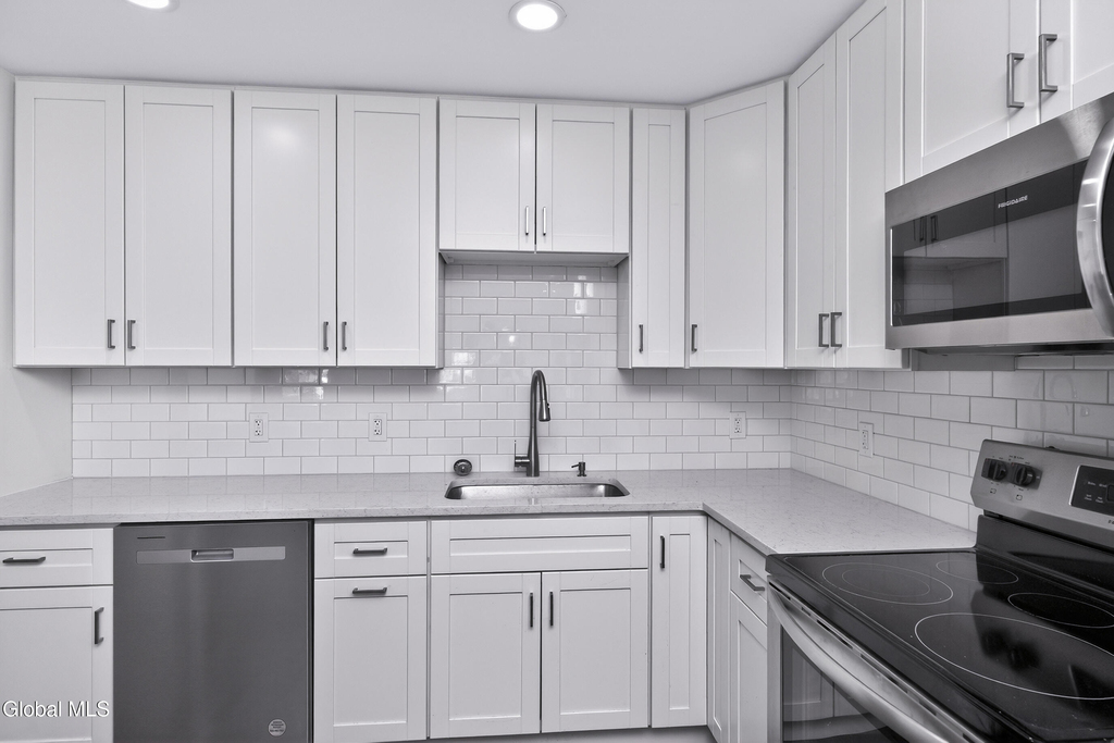 6 Arrow Street - Photo 4