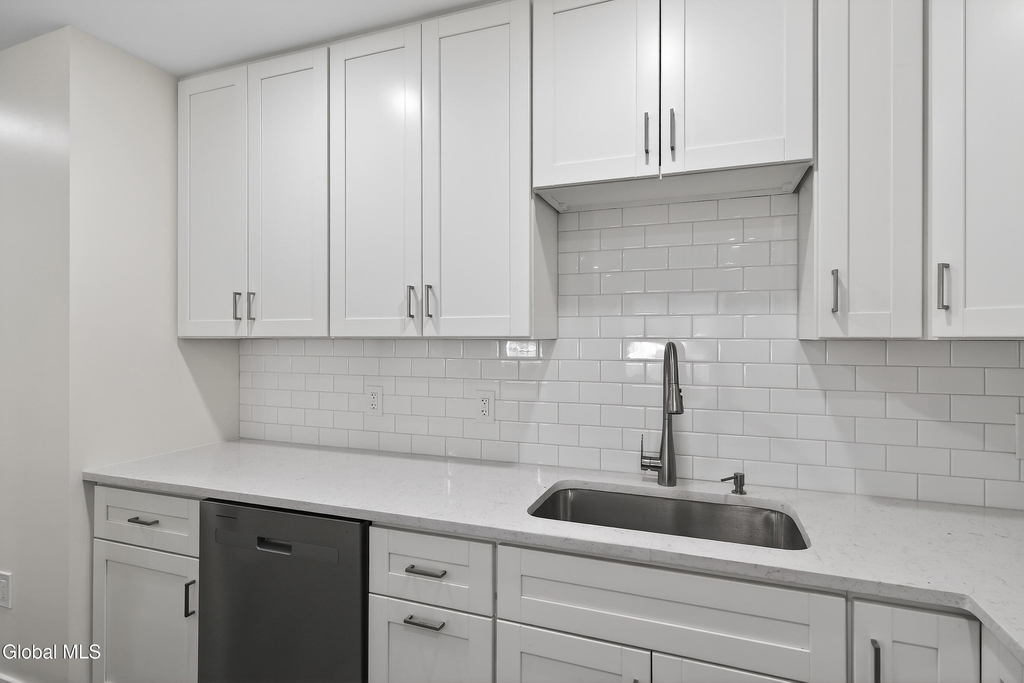 6 Arrow Street - Photo 12