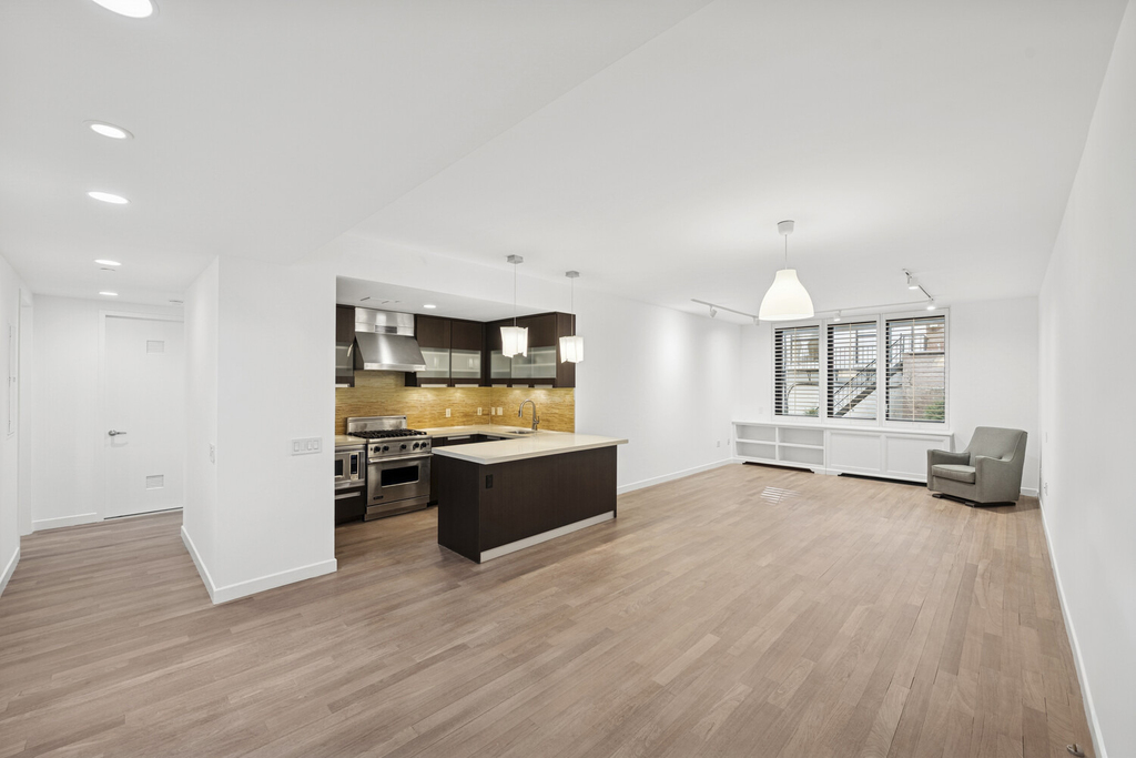 50 W 15th Street - Photo 3