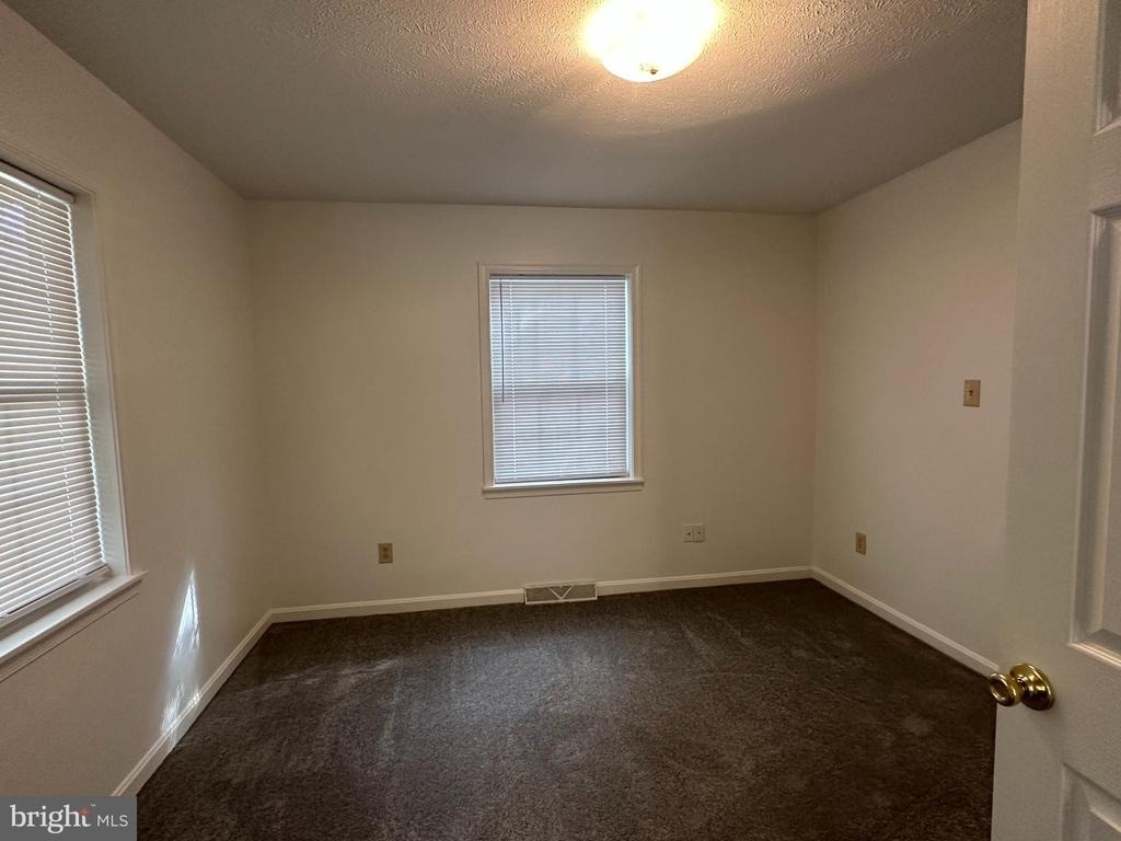 109 E Pall Mall Street - Photo 2