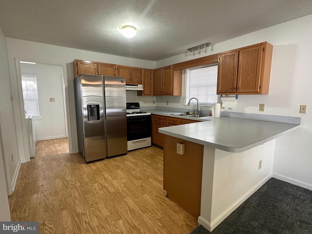 109 E Pall Mall Street - Photo 1
