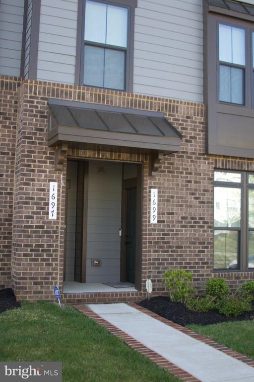 1697 Dunnington Place - Photo 1
