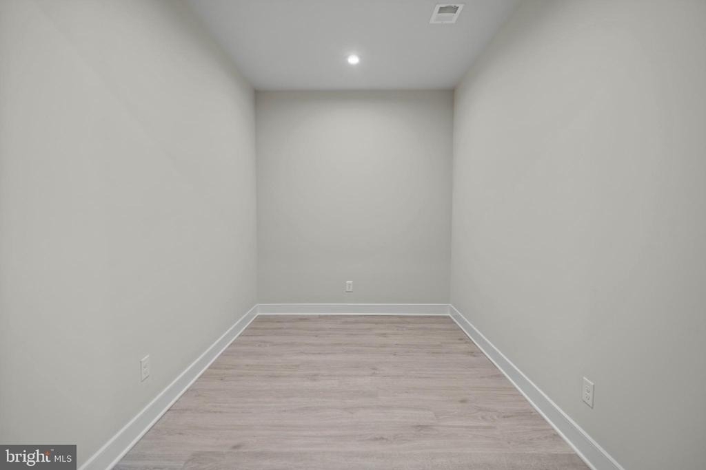 1548 Meadowlark Glen Road - Photo 9