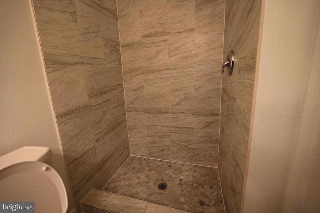 2400 Ansdel Court - Photo 11