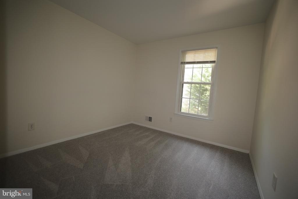 2400 Ansdel Court - Photo 10