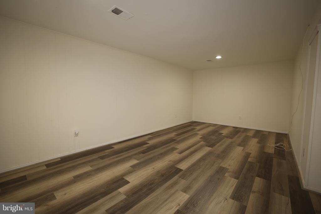 2400 Ansdel Court - Photo 17