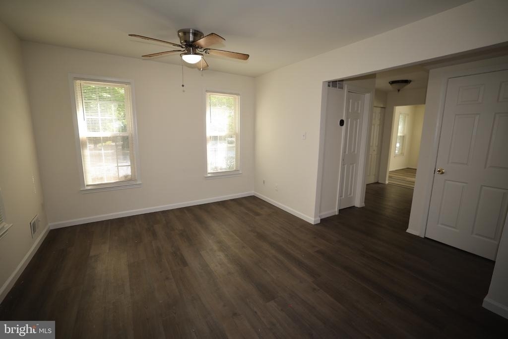 2400 Ansdel Court - Photo 2