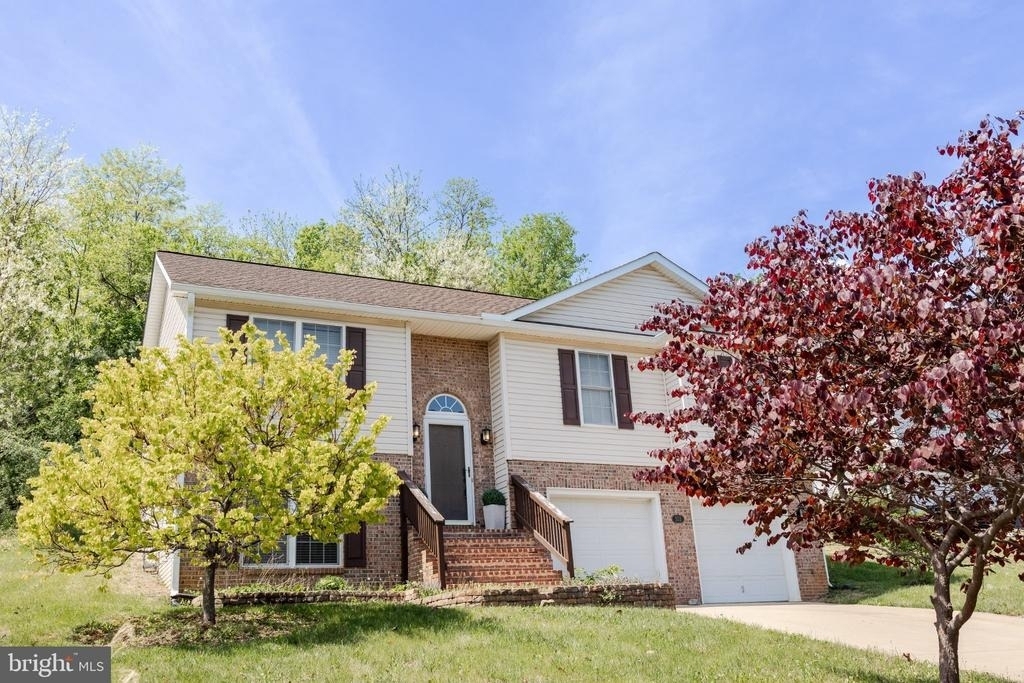 103 Mummert Circle - Photo 1