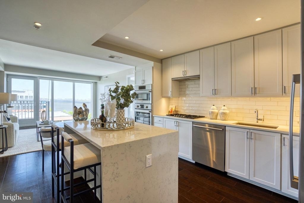925 N Fairfax Street - Photo 9