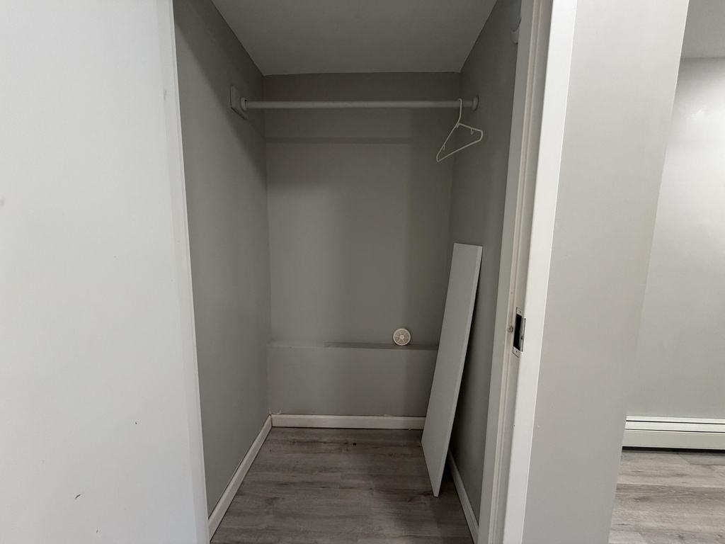 138 Fulton Street E - Photo 10