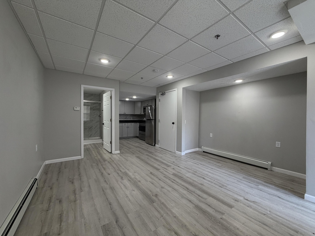 138 Fulton Street E - Photo 4