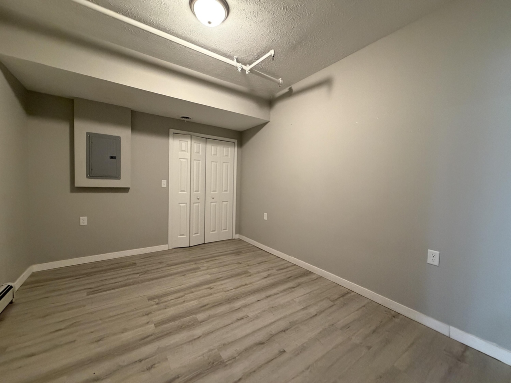 138 Fulton Street E - Photo 10