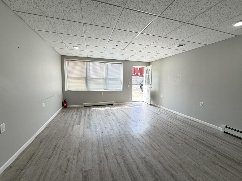 138 Fulton Street E - Photo 5