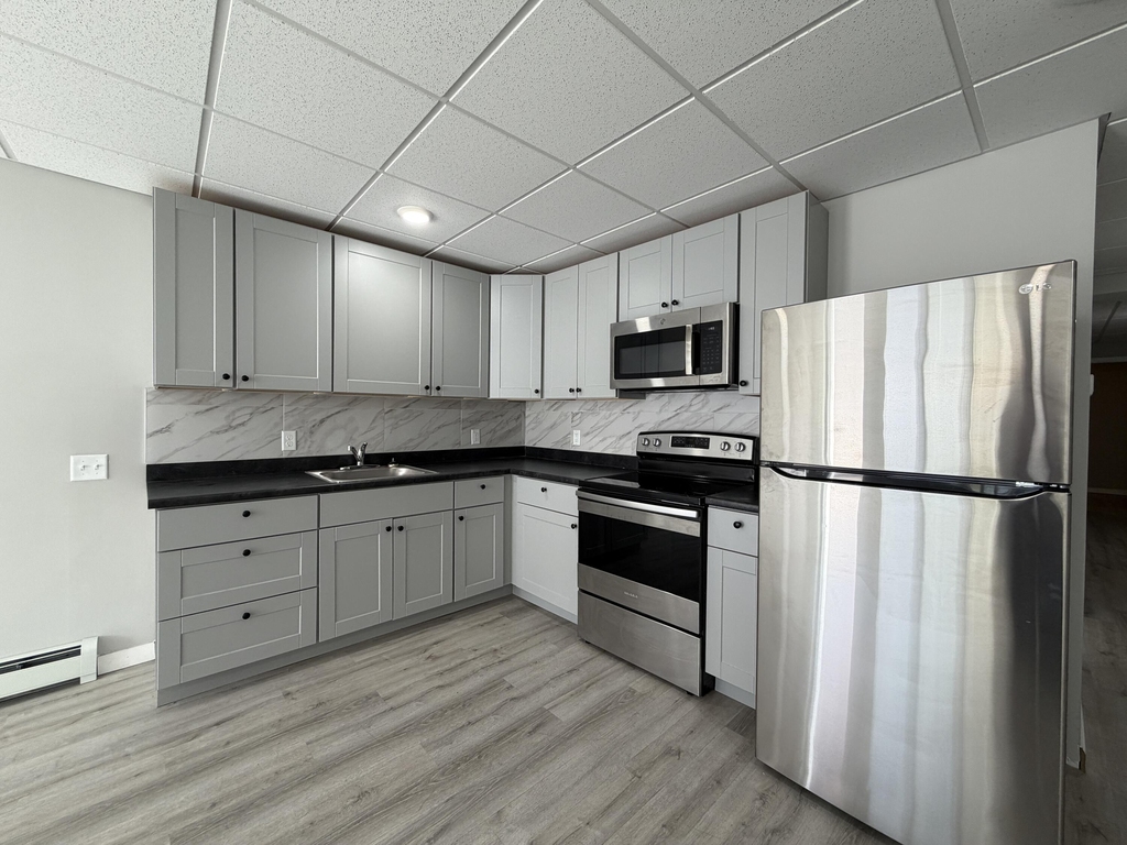 138 Fulton Street E - Photo 6