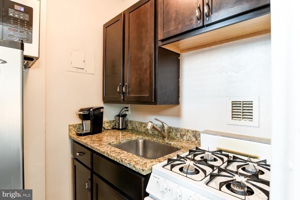 1021 Arlington Boulevard - Photo 5