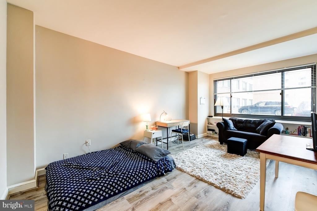 1021 Arlington Boulevard - Photo 1