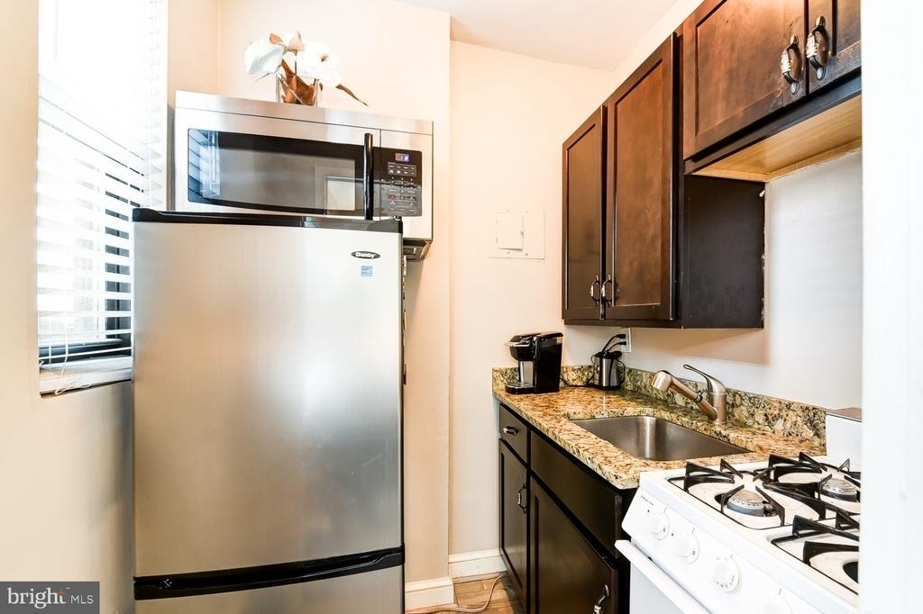 1021 Arlington Boulevard - Photo 4