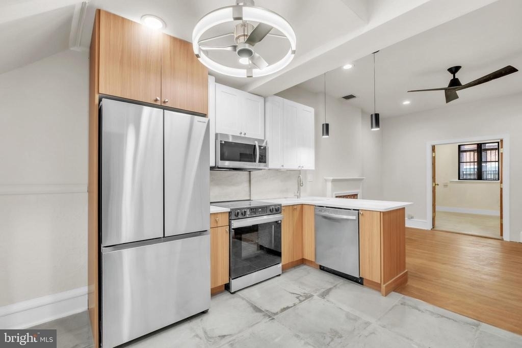 1823 S Broad Street - Photo 4