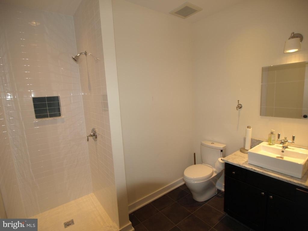 170 Grape Street - Photo 3