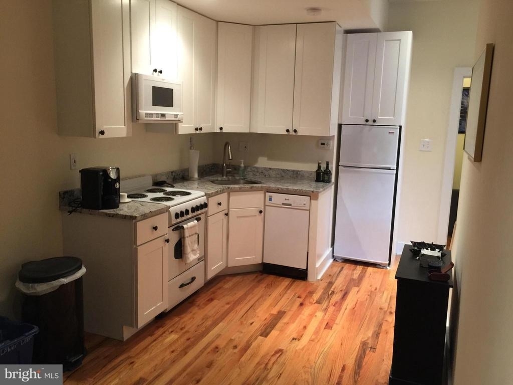 170 Grape Street - Photo 2
