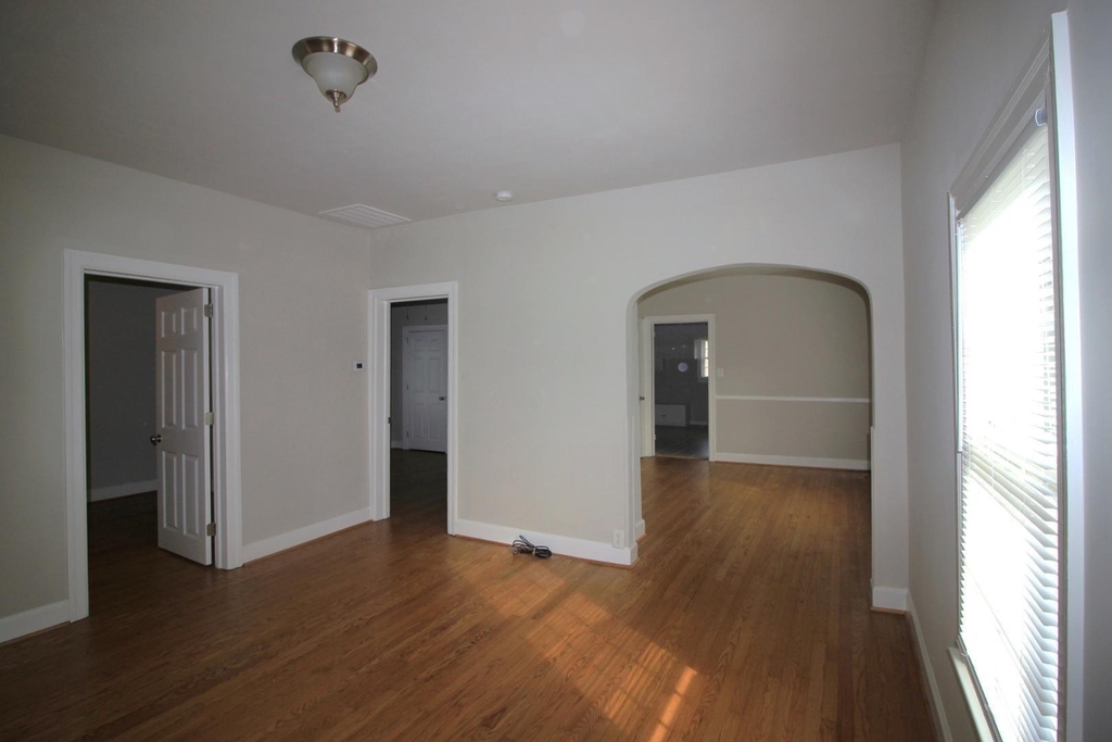 212 N Main Street - Photo 5