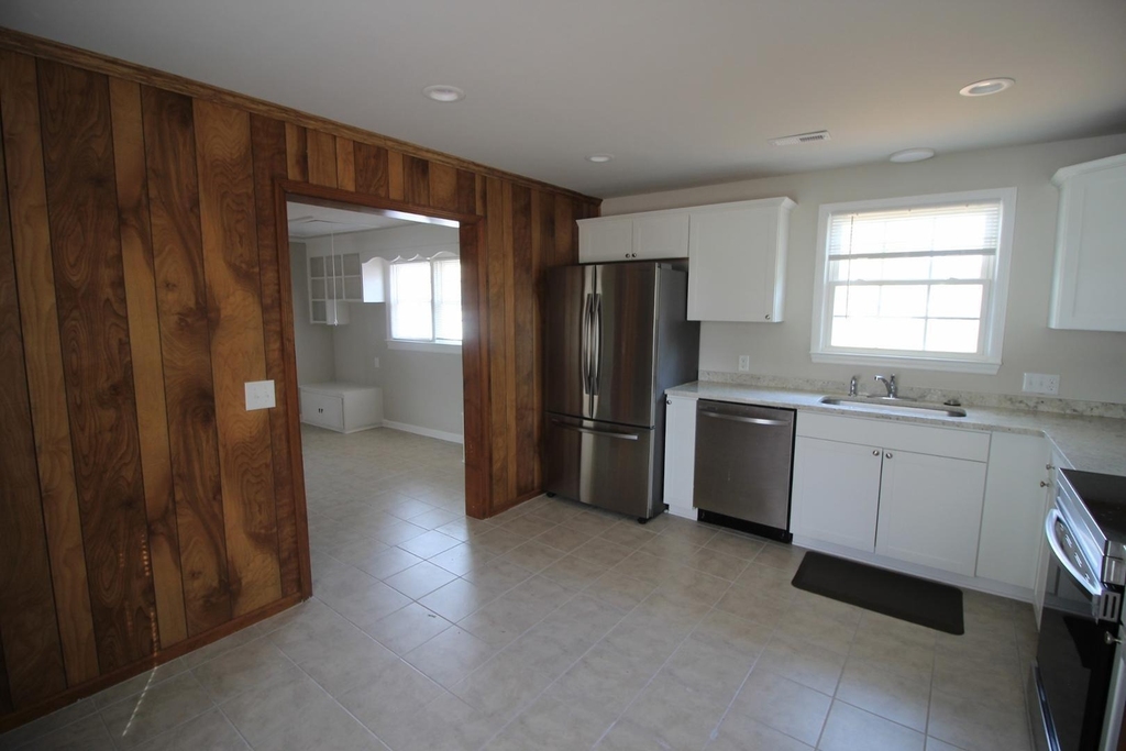 212 N Main Street - Photo 11