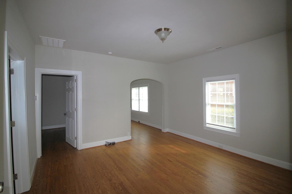 212 N Main Street - Photo 3