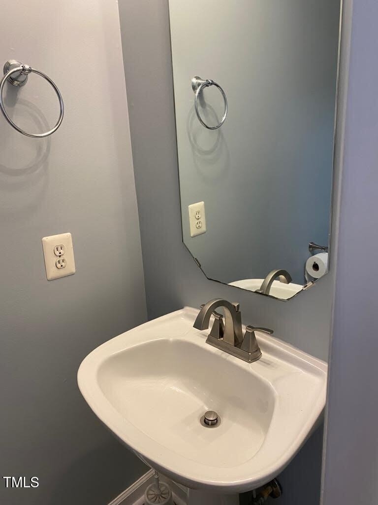 105 Climbing Ivy Court - Photo 5