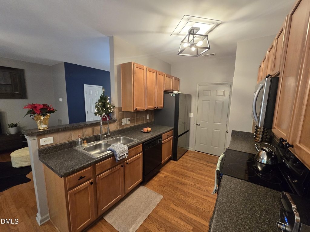 202 Storemont Way - Photo 11