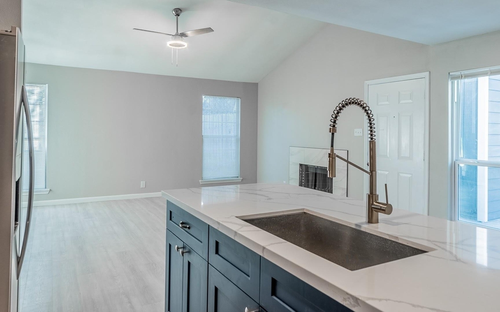 915 Sirocco Dr - Photo 10