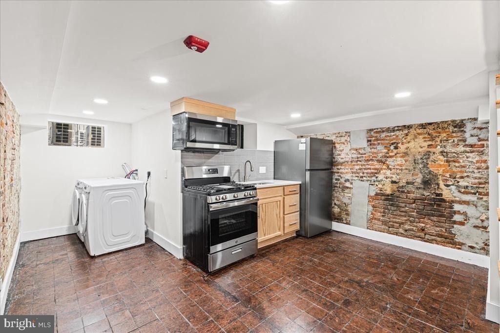 1222 Chancellor Street - Photo 4
