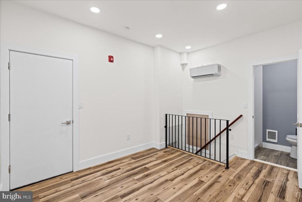 1222 Chancellor Street - Photo 2