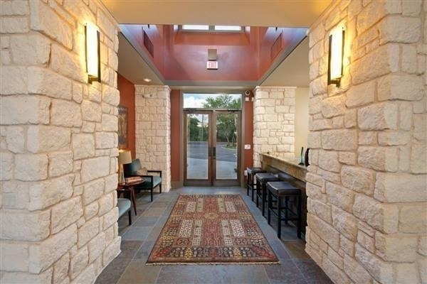 2800 Bartons Bluff Ln - Photo 3