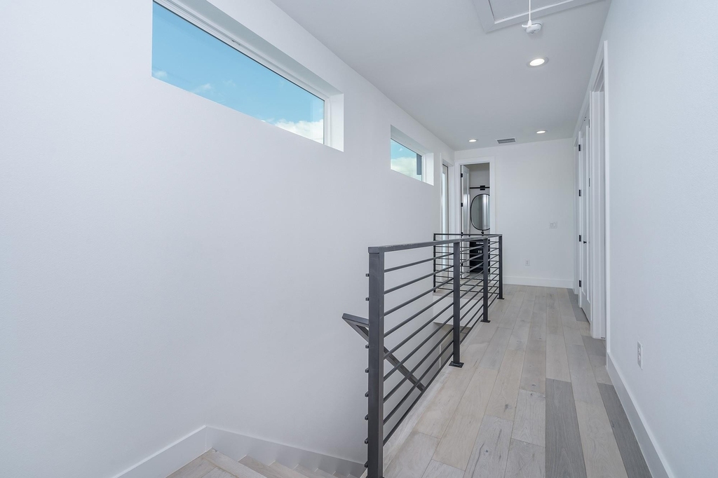 1419 Montopolis Dr - Photo 13