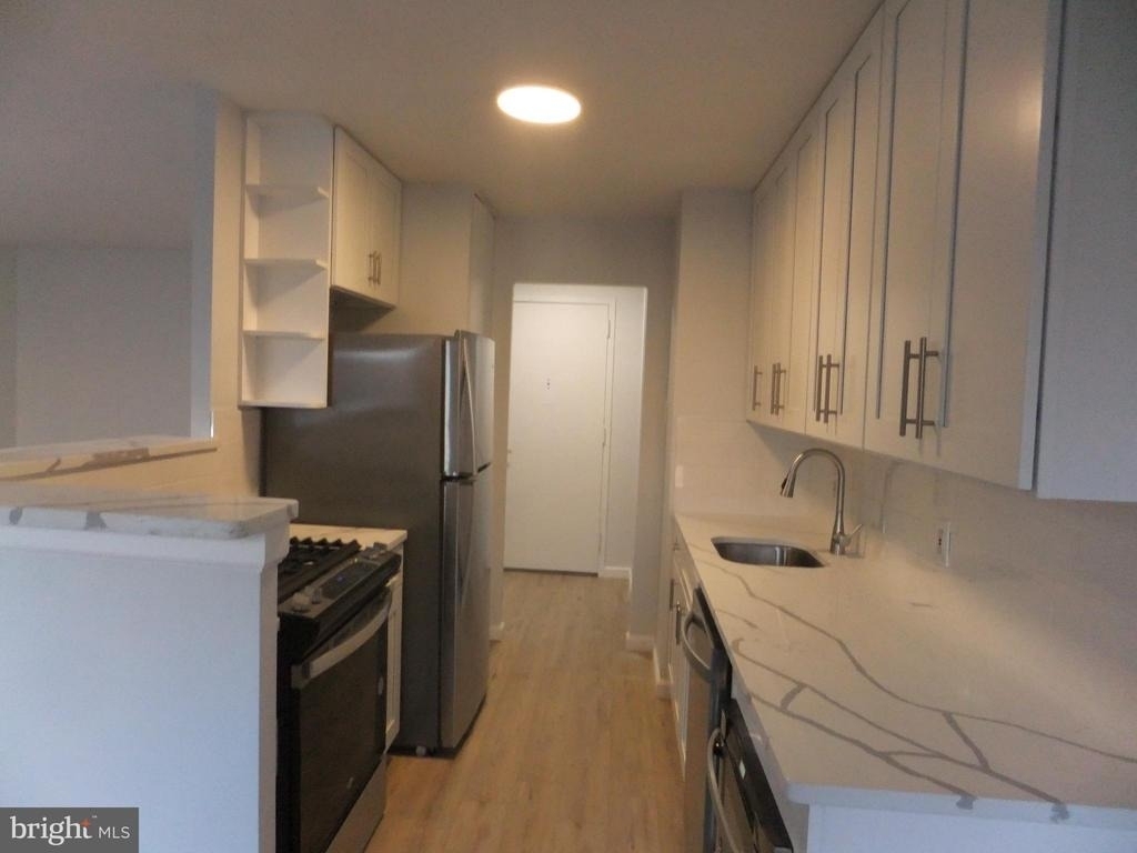 1640 Oakwood Drive - Photo 5